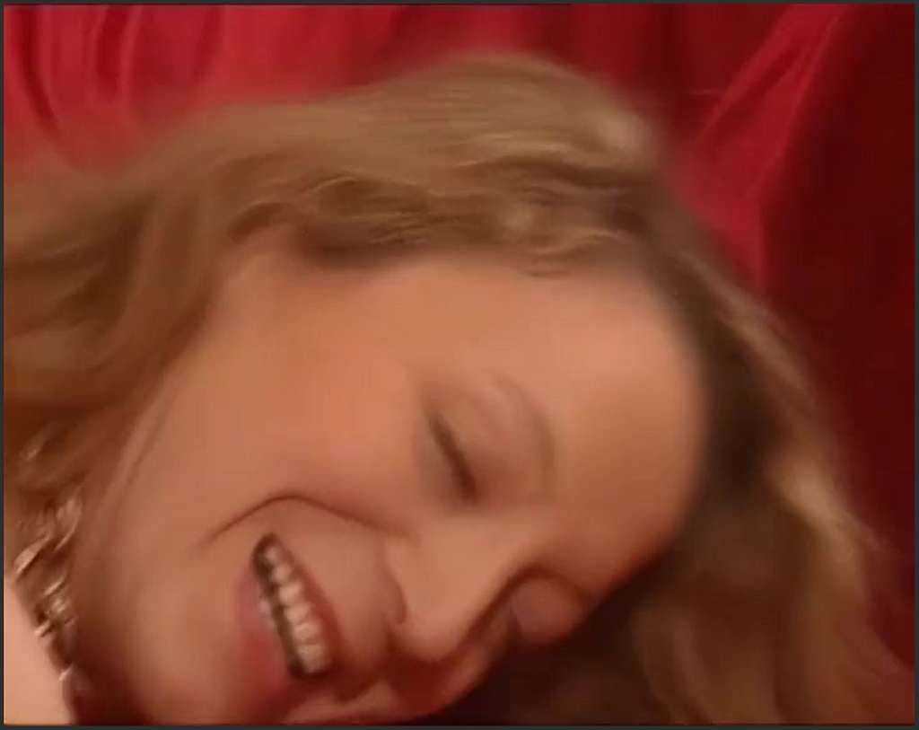 Bianca Aster masturbiert Ihre nasse Möse