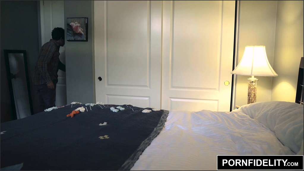 Bridgette B junge Girls gegen sich ihrer lesbischen Ader hin