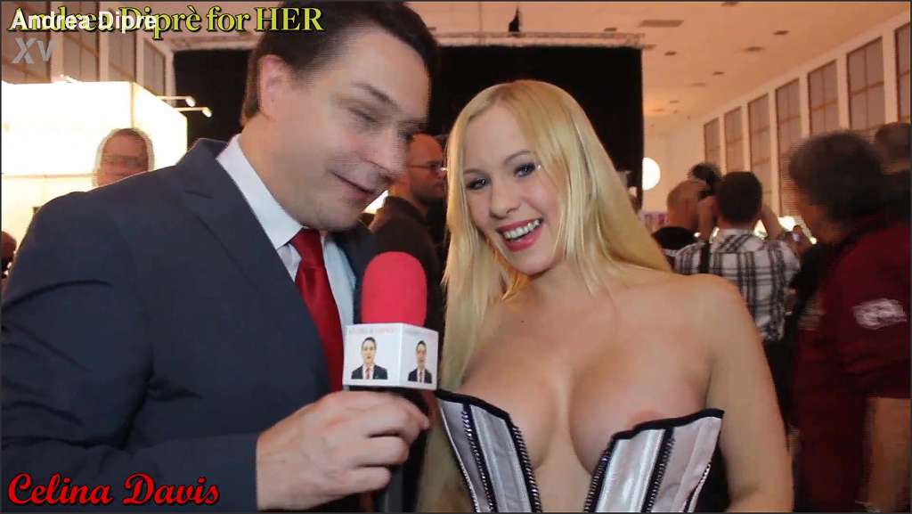 Celina Davis weiße Lesbe beim heißen anal Sex im Grünen