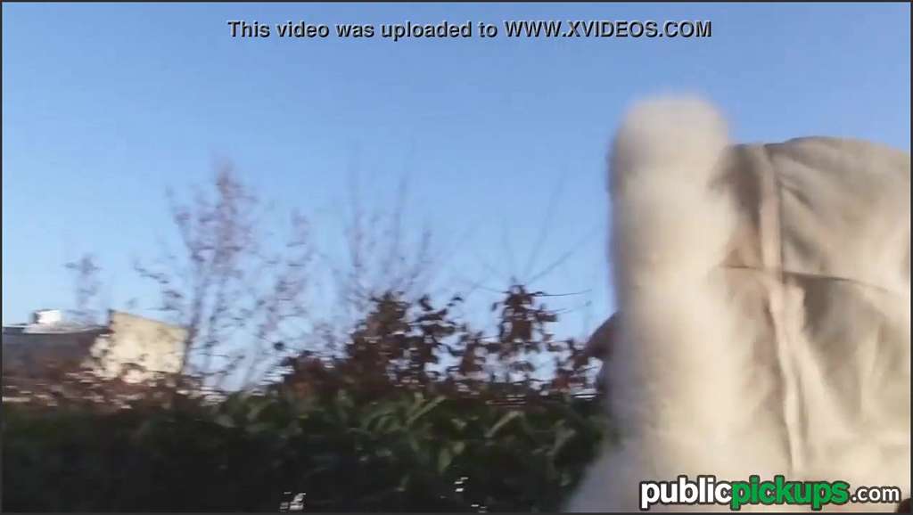 Chloe Lacourt athletin anal im Fitnessstudio ficken