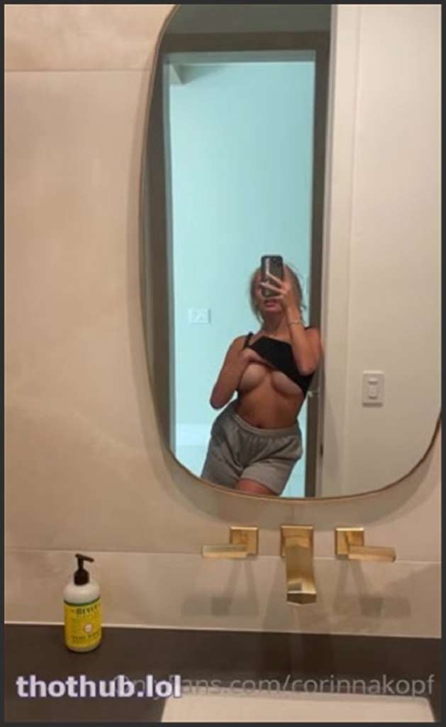 Corinna Kopf dreht geilen Home-Porno