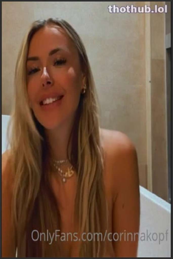 Corinna Kopf Freundin poppt ihr Fötzchen mit Gummidödel