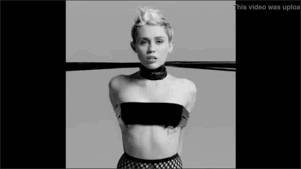 Miley Cyrus in ihrem Arschloch findet sie total geil