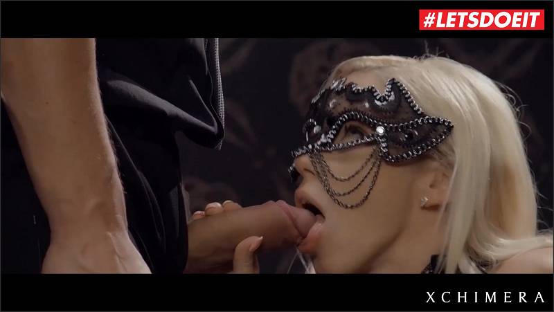 Cheerleader Kait sich einen Riesenschwanz