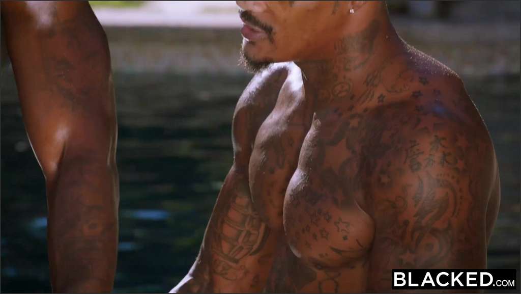 Lena Paul leckt Candace Vons Black Pussy