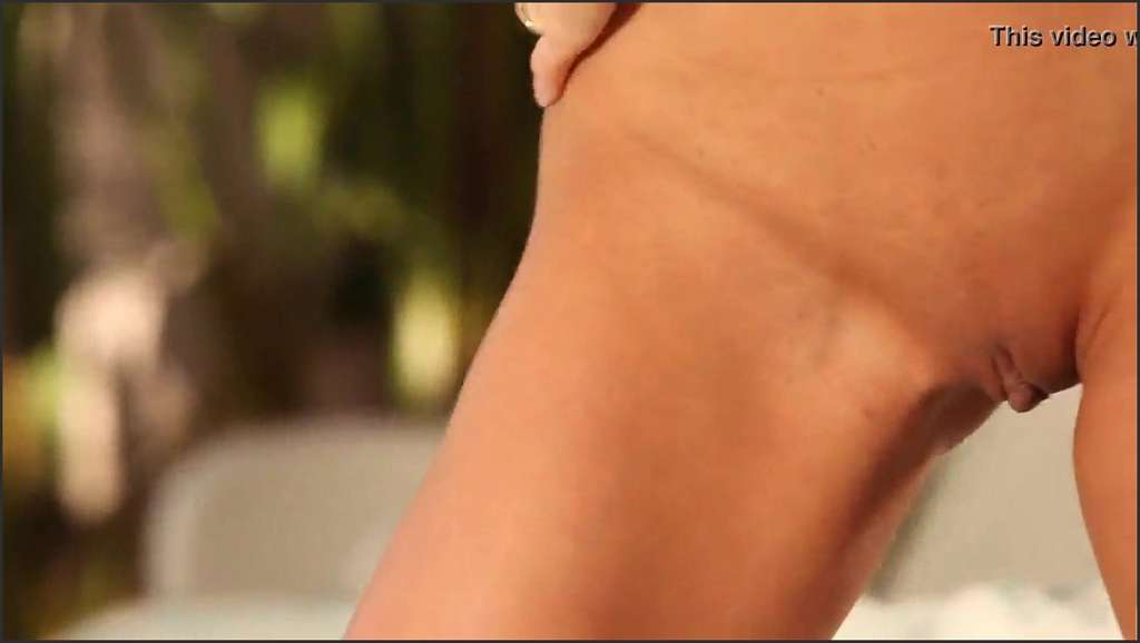 Nackt Gif mit krassem Bondage-Arschfick