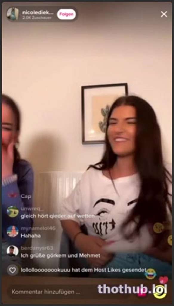 Nicole Dobrikov mit Hand und Dildo verwöhnt