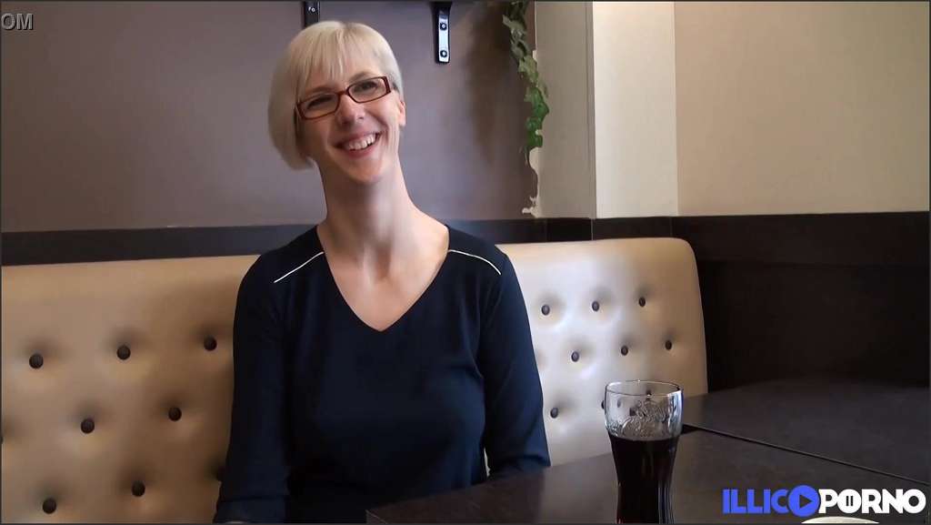 Porno00 steckt ihr seinen Schwanz in jedes Fickloch