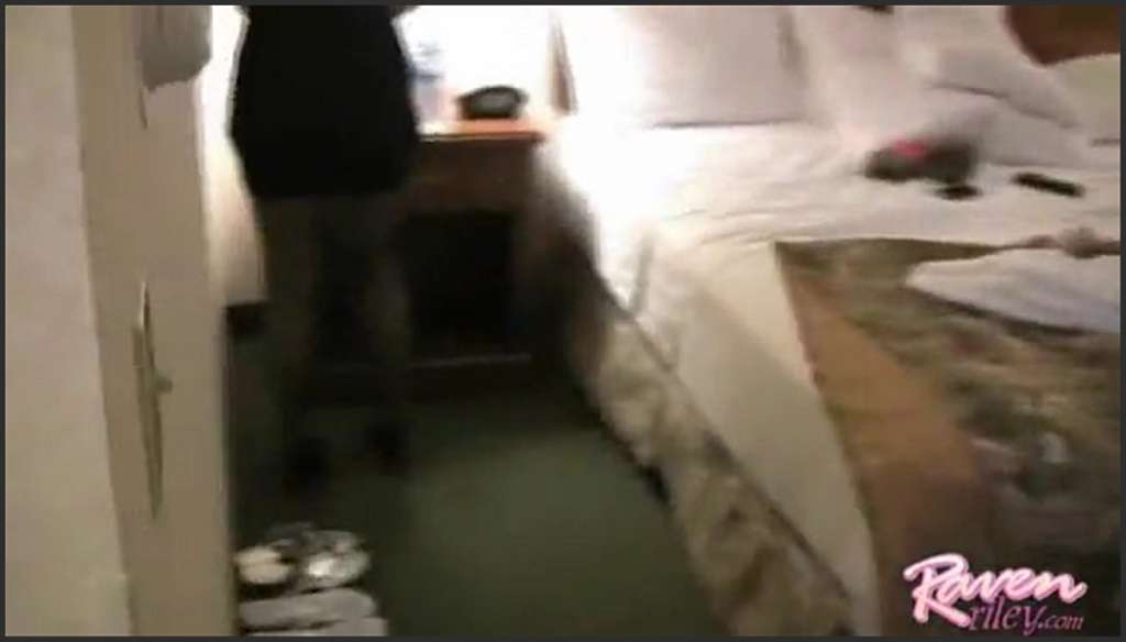 Raven Riley blonde Lesben besorgen es sich gegenseitig mit Sextoys