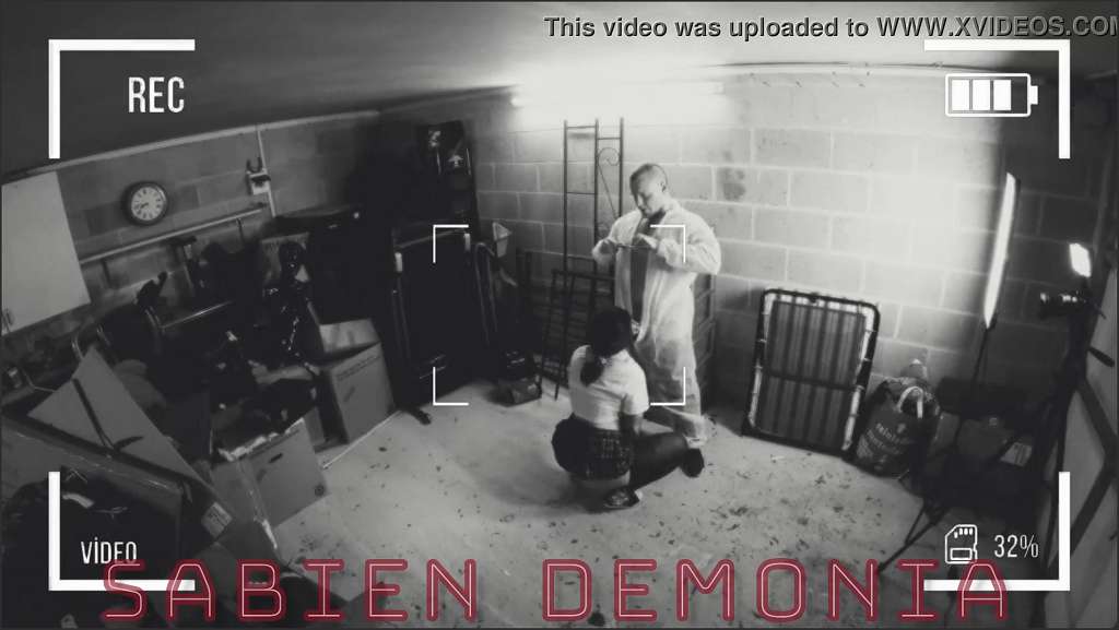 Sabien Demonia und Tittenfick mit brünettem Flittchen