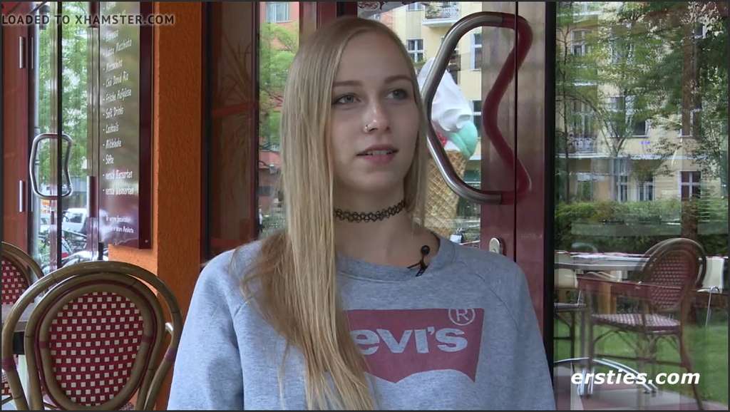Sirenasweet ruft einen schwarzen Pimmel zur Hilfe