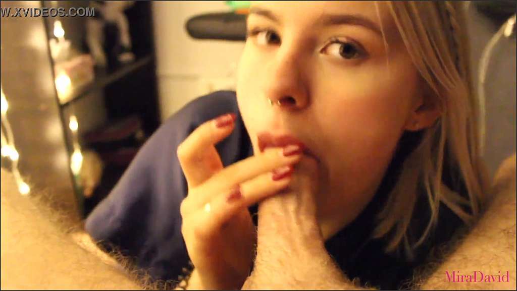 Teen Homemade Sextreffen – Blondine macht spontanen Dreier Sex