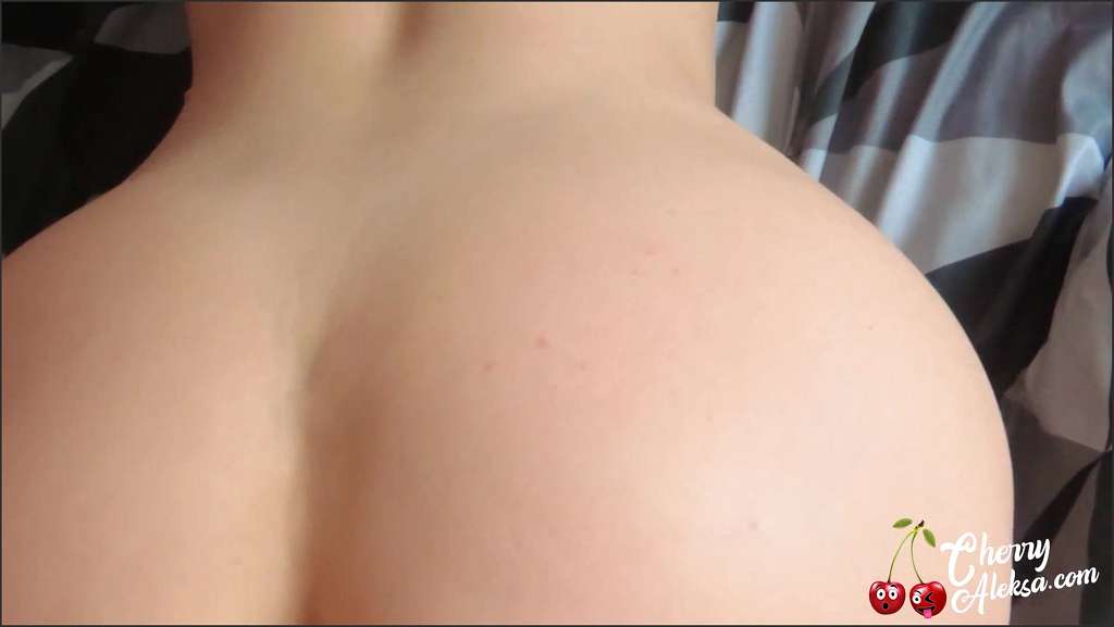 Tanja Szewczenko Lesben fingern und lecken sich die behaarten Mösen